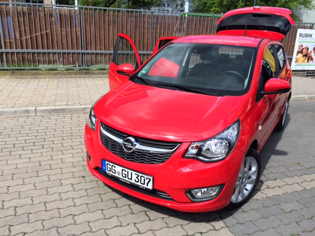 Opel KARL na kostce brukowej
