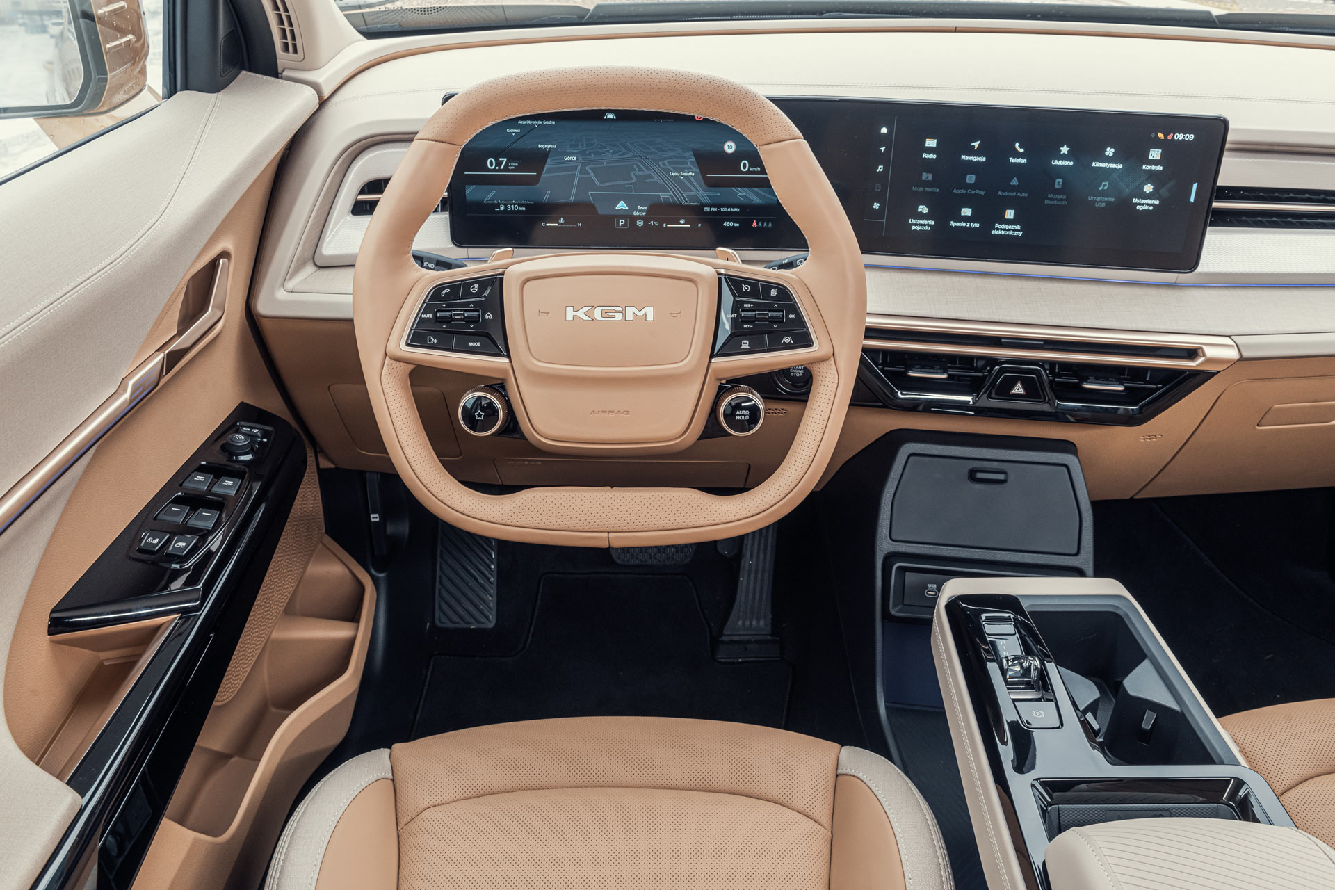 Real foto deski rozdzielczej SsangYong KGM Actyona