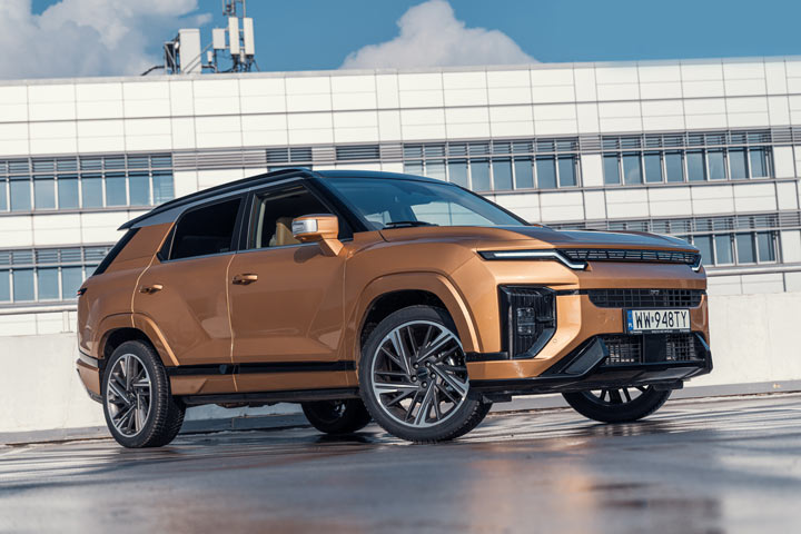 KGM  Actyon z bliska, polska tablica rejestracyjna