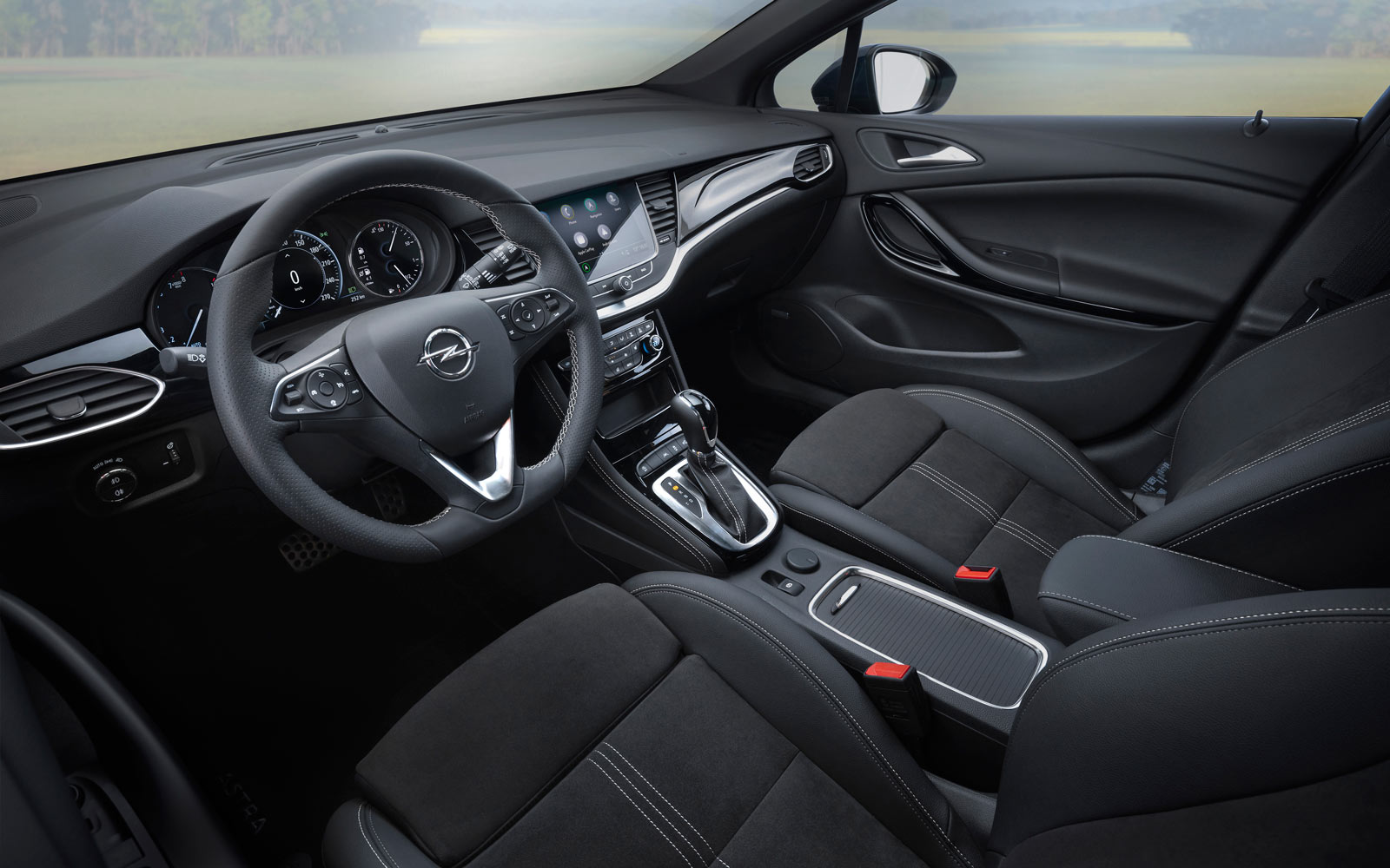 Poliftingowa kabina, deska Opel Astra V