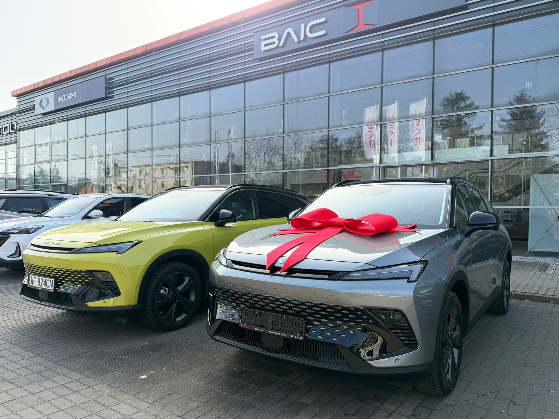 Wydanie nowego samochodu BAIC 5 z salonu w Warszawie