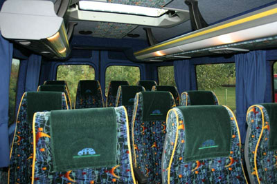 Siedzenia w zbudowanym w Polsce autobusie Movano