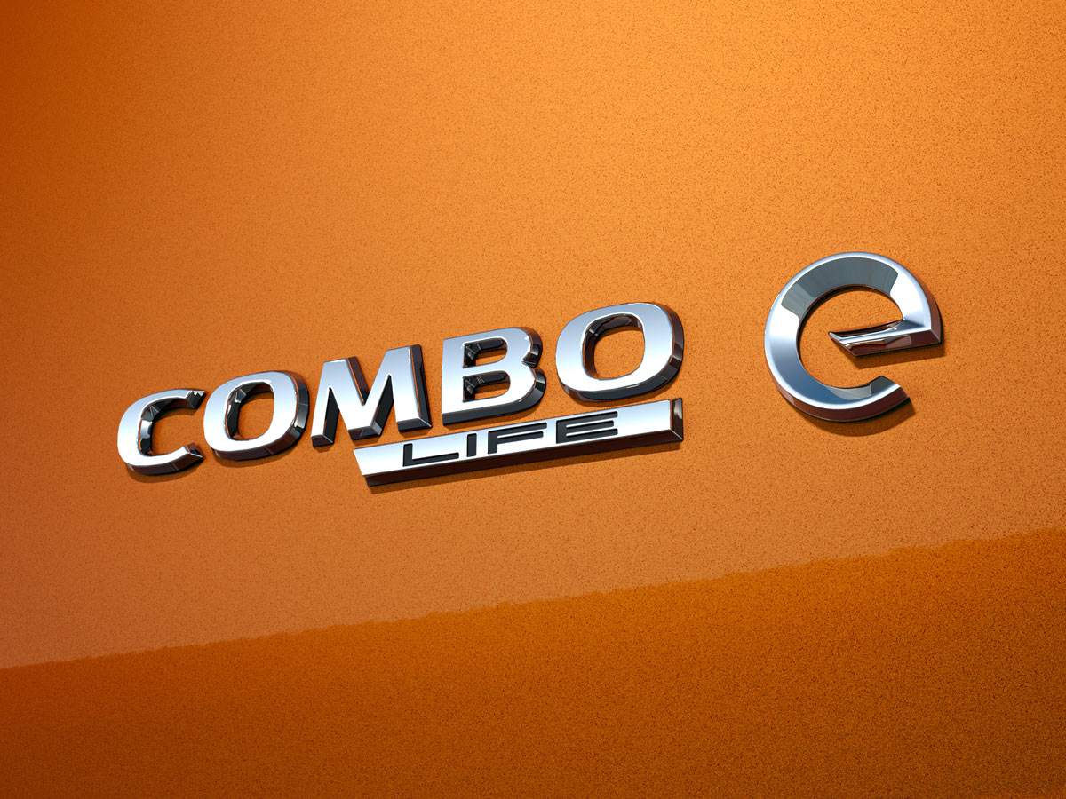Emblemat na klapie bagażnika Opel Combo e