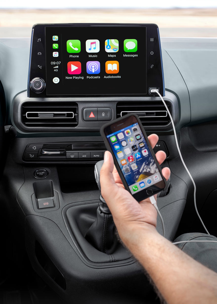 Smartfon integracja deska rozdzielcza Opel Combo Life