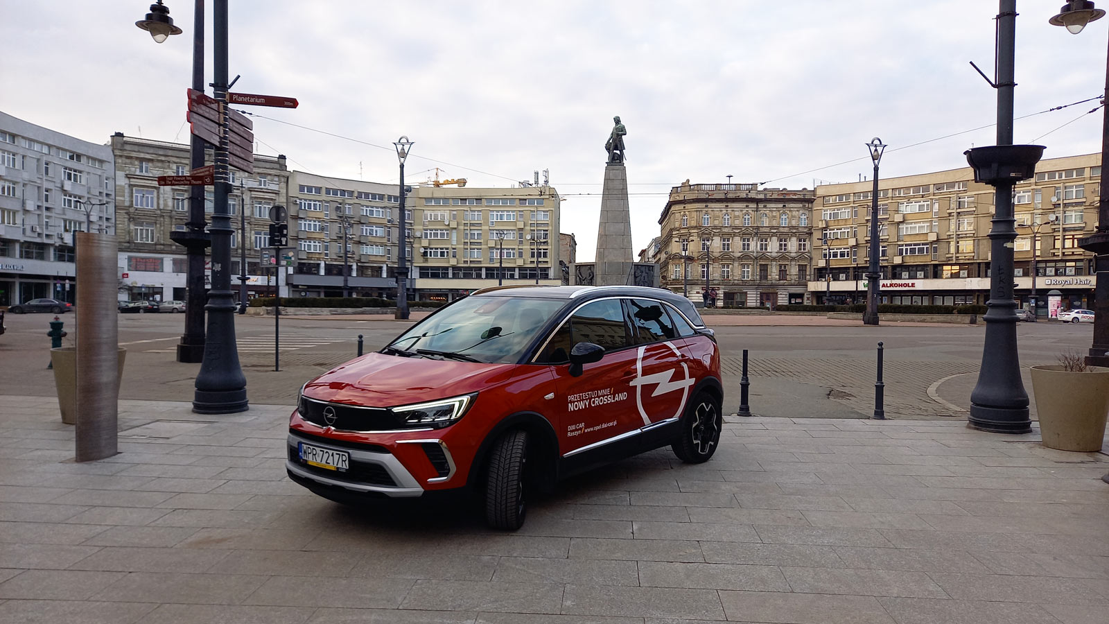 Plac Wolności w Łodzi, nowy crossover Opel