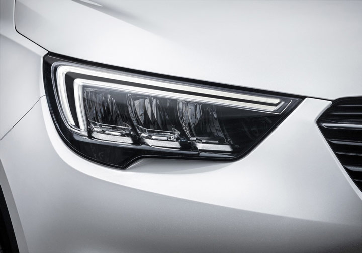 Prawy reflektor LED Opel Crossland X
