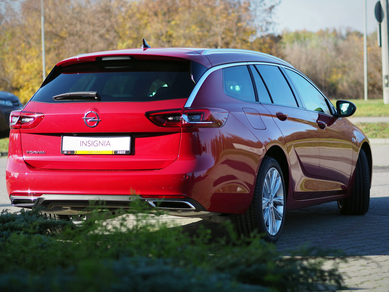 Poliftingowy Opel Insignia Sports Tourer Business Elegance, czerwony metalik