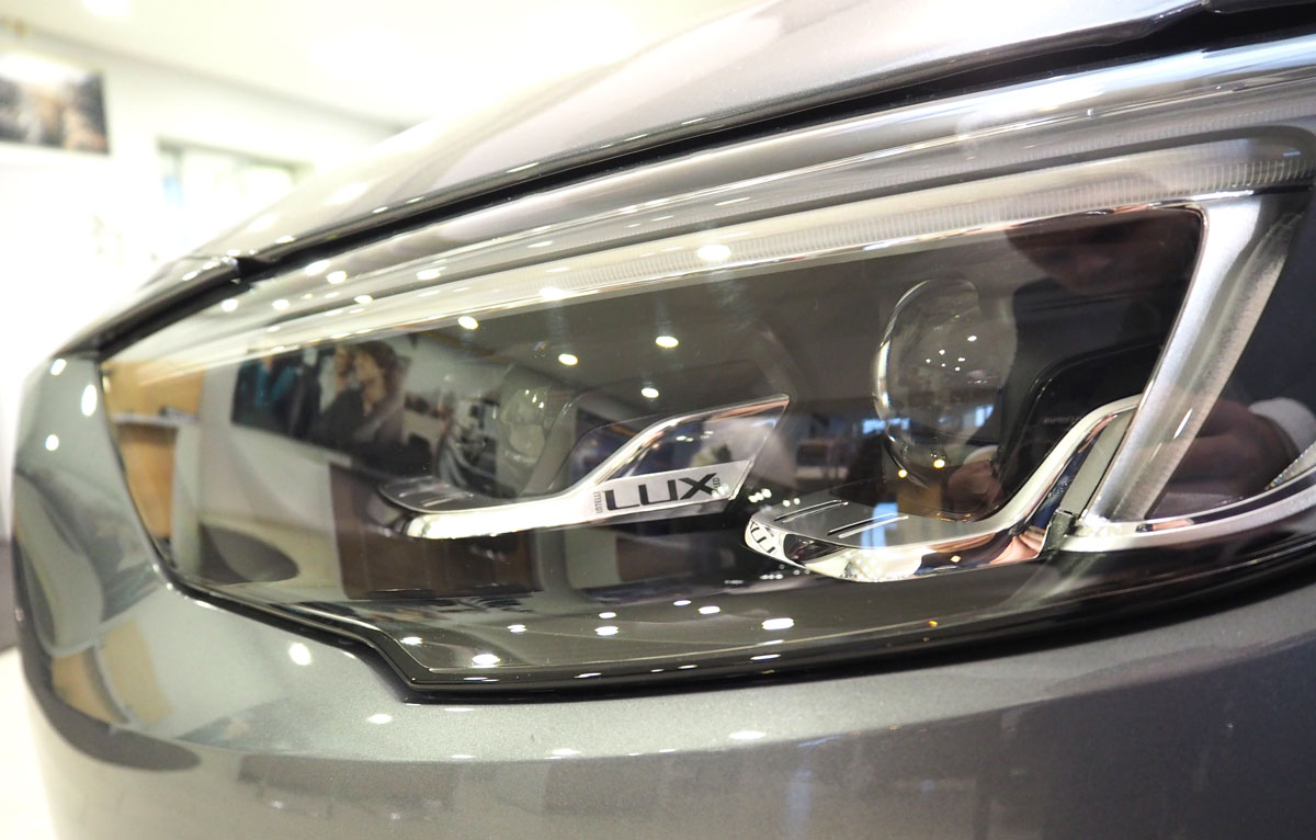 Lewy reflektor LED Opel Insignia B