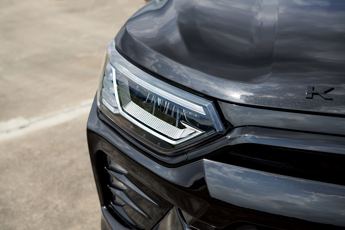 Prawy reflekot SsangYong Korando Black