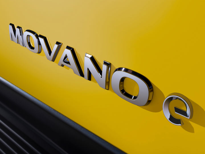 Emblemat Movano-e, napis na drzwiach tylnych