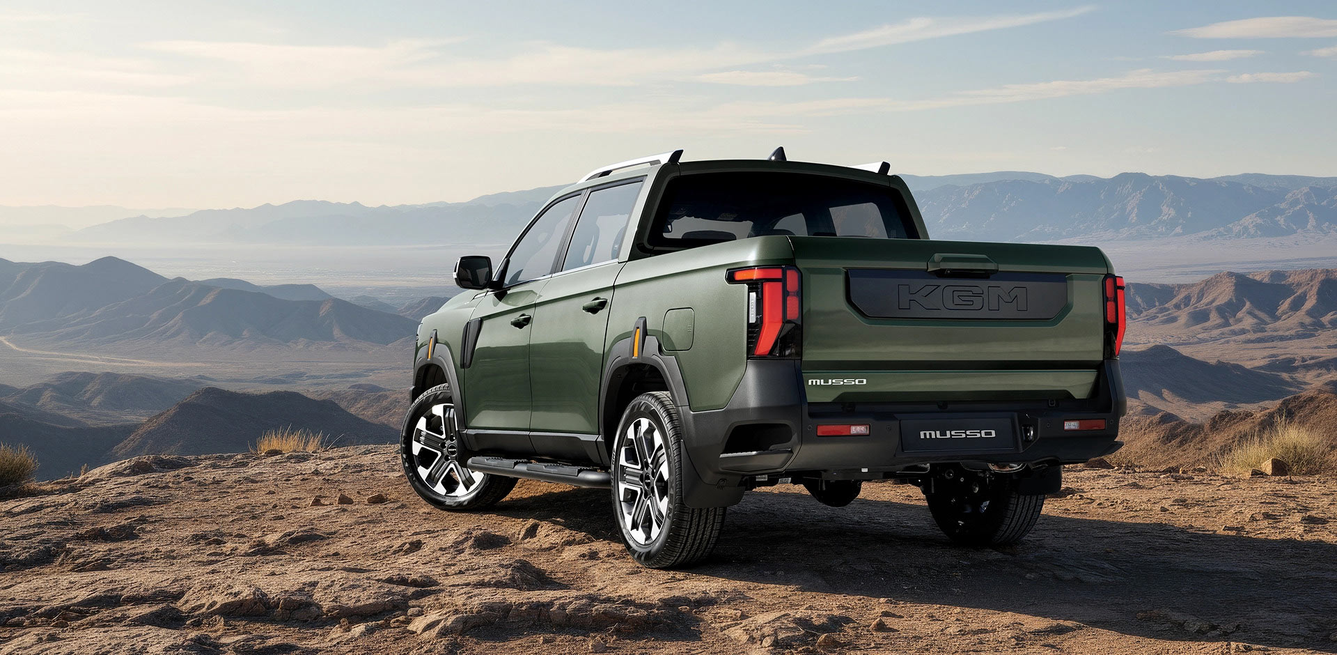 Tył Nowe Musso Grand pick-up