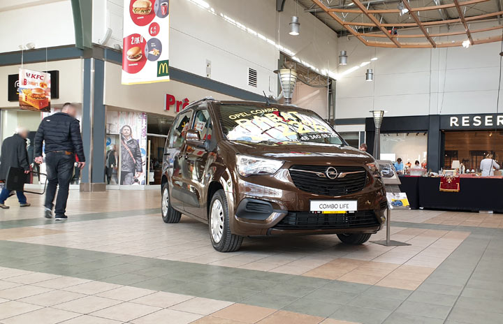 Opel Combo Life w Centrum M1 Radom, McDonalds, Reserved