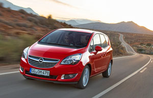 Czerwony Opel Meriva B