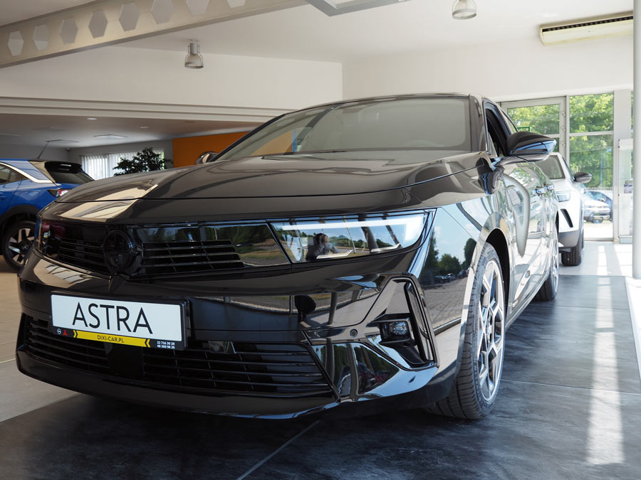Nowy Opel Astra dojechał do salonu w Radomiu