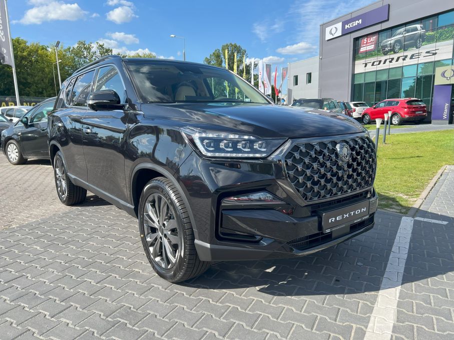Ssangyong Rexton Black Edition 2.2D 202KM AT8 4x4 Space Black