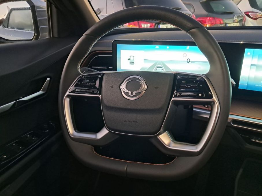 SsangYong KGM Torres nowe auto