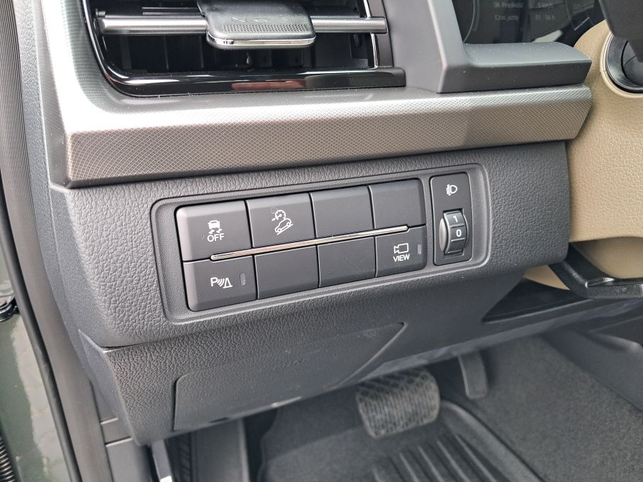 KGM Musso Grand WILD 2.2D 202KM AT6 4x4 zdjęcie nr 10