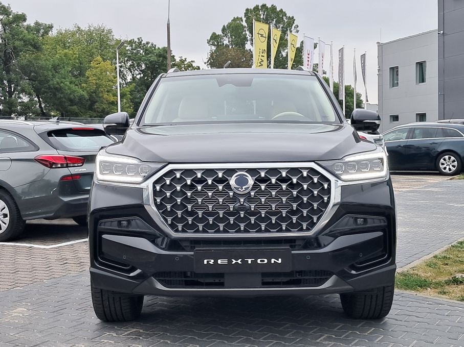 Fabrycznie nowy Rexton 2025 od ręki