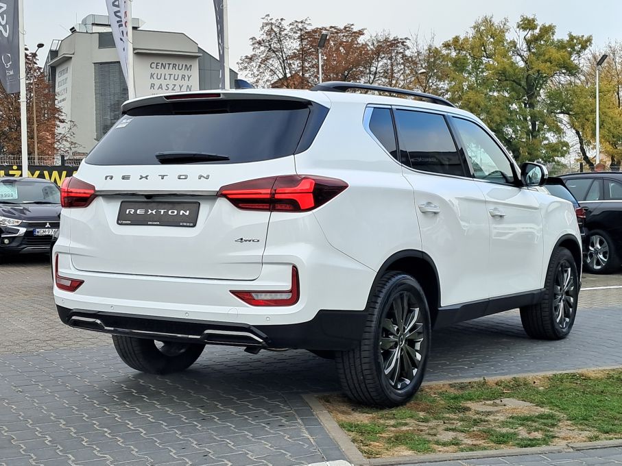 Ssangyong Rexton 2.2D 202KM AT8 4x4 Black Edition (Biała Perła)