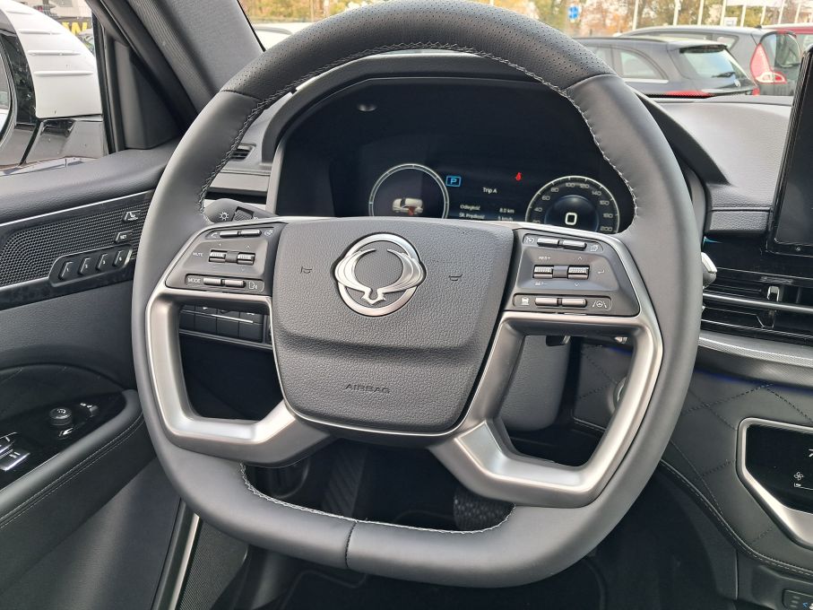 Ssangyong Rexton 7-osobowy 2.2D 202KM AT8 4x4 Black Edition zdjęcie nr 10