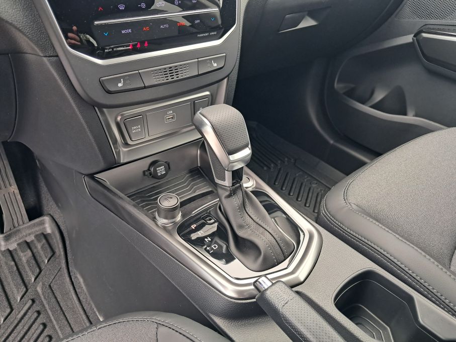 Nowy SsangYong KGM Tivoli tanio