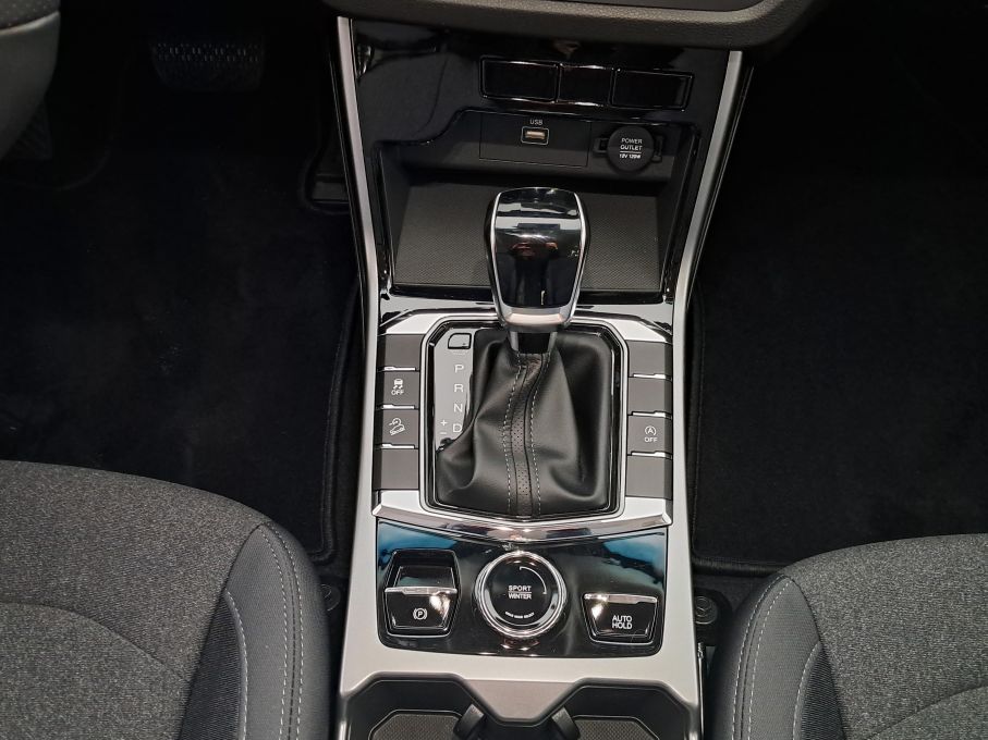 Fabrycznie nowy Korando 2025 od ręki