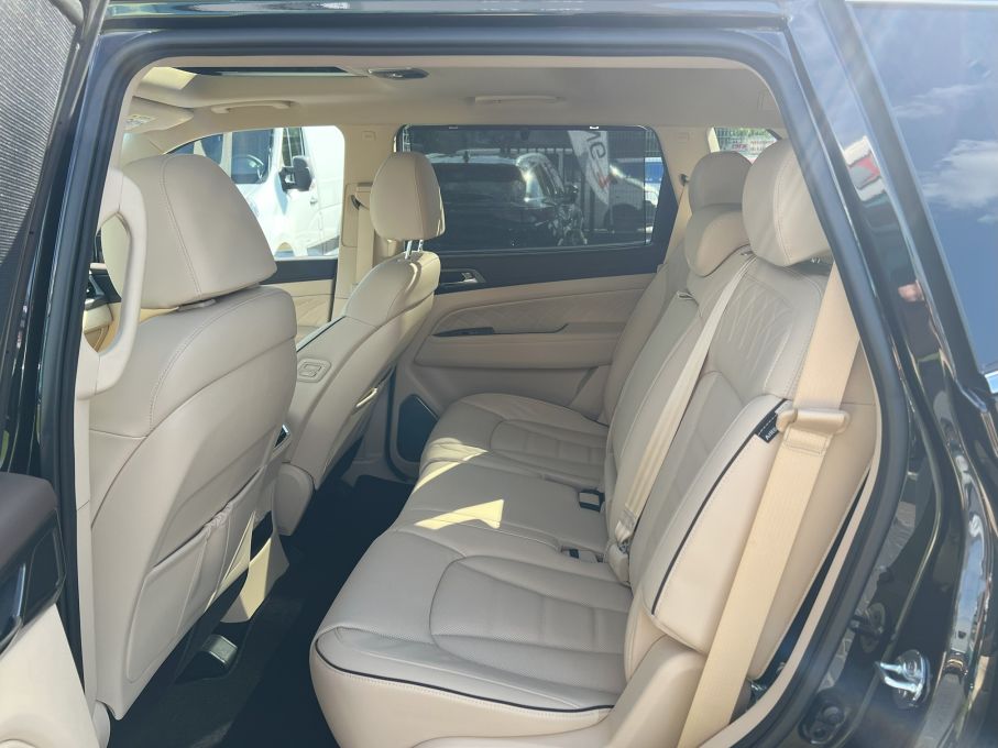 Ssangyong Rexton Black Edition 2.2D 202KM AT8 4x4 Space Black zdjęcie nr 10