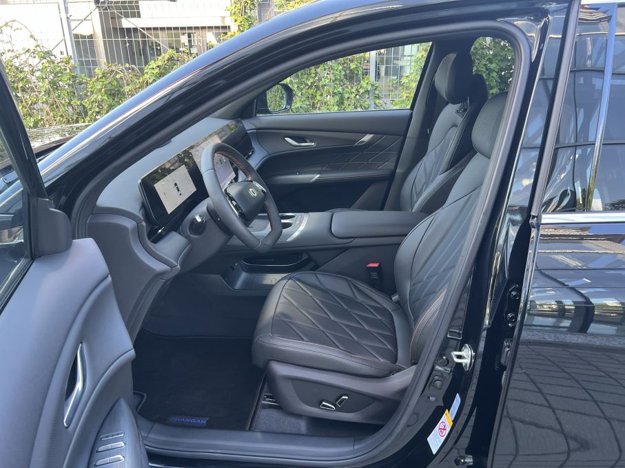 Changan CS75 2026 salon