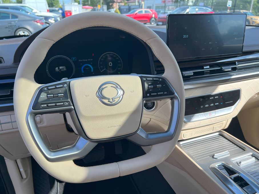 SsangYong KGM Rexton 2025 salon
