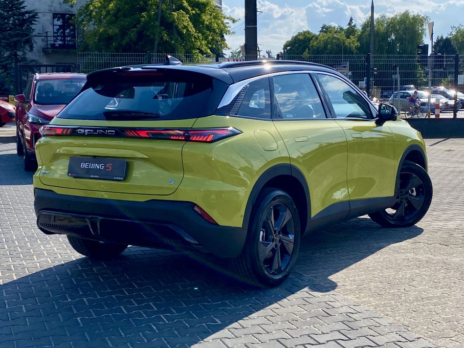 Fabrycznie nowy Beijing 5 2024 od ręki