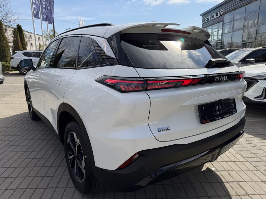 BAIC Beijing 5 Warszawa