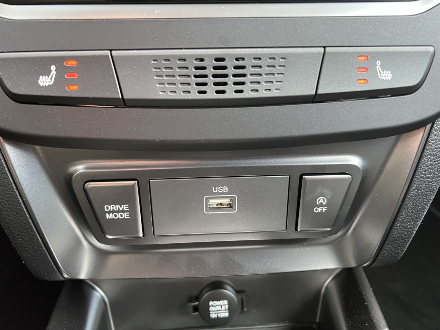 Kabina SsangYong KGM Tivoli 2025