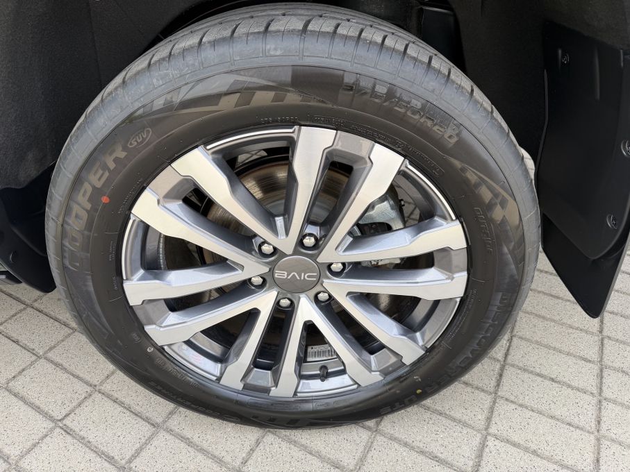 BAIC BJ60 2.0 Turbo 267KM MHEV, 4x4, 7 osobowy, masaże, skóra zdjęcie nr 10