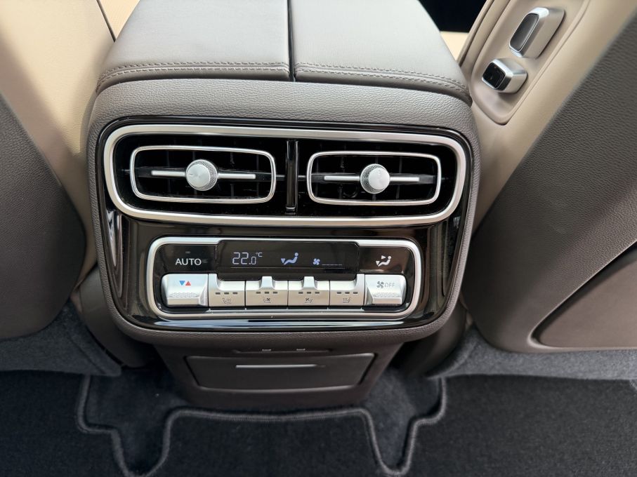 BAIC BJ60 2025 salon