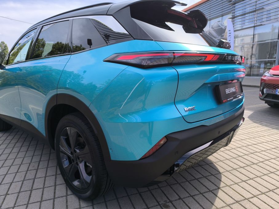 Fabrycznie nowy Beijing 5 2025 od ręki