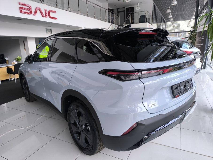 Fabrycznie nowy Beijing 5 2025 od ręki