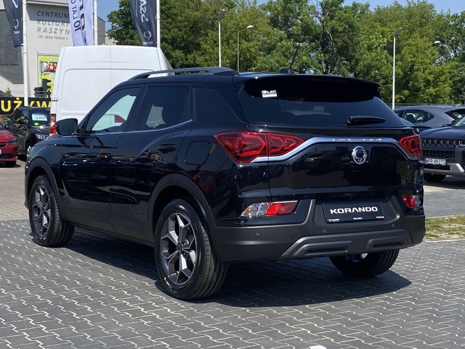 Korando kolor Space Black