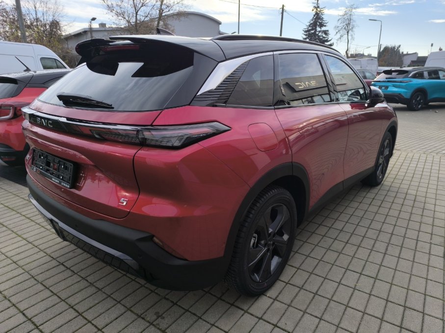 Fabrycznie nowy Beijing 5 2025 od ręki