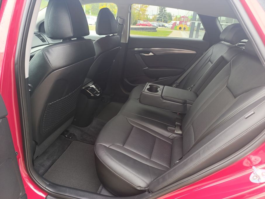 NOWA LOKALIZACJA HYUNDAI I40 1,6 CRDI 136 KM Full Opcja Nioski Przebieg Gwarancja 11