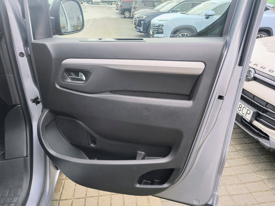 NOWA LOKALIZACJA Opel Vivaro 2.0 cdti 6 osobowy brygadówka Jak Nowy SalonPL Automat Vat23 17