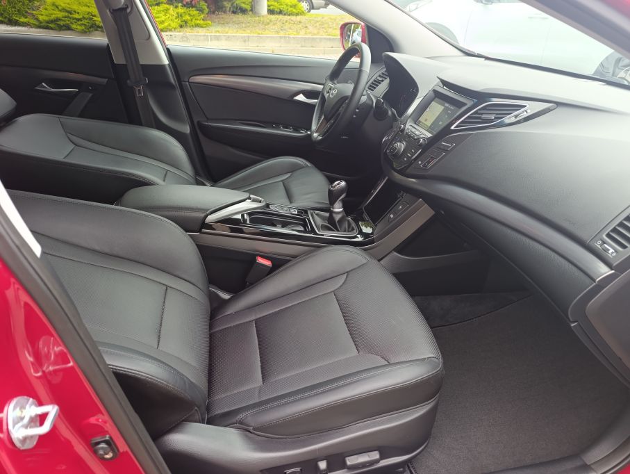 NOWA LOKALIZACJA HYUNDAI I40 1,6 CRDI 136 KM Full Opcja Nioski Przebieg Gwarancja 18