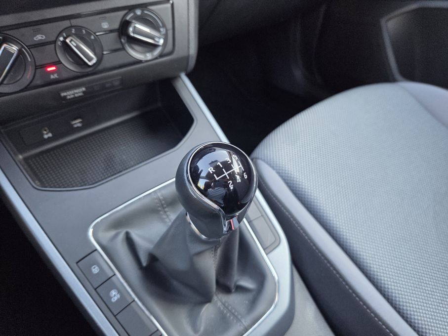 SEAT ARONA STYLE 1.0 TSI 115 KM SALON NISKI PRZEBIEG 21