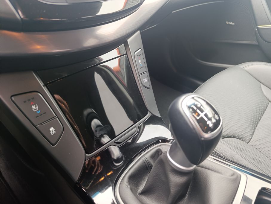 NOWA LOKALIZACJA HYUNDAI I40 1,6 CRDI 136 KM Full Opcja Nioski Przebieg Gwarancja 20