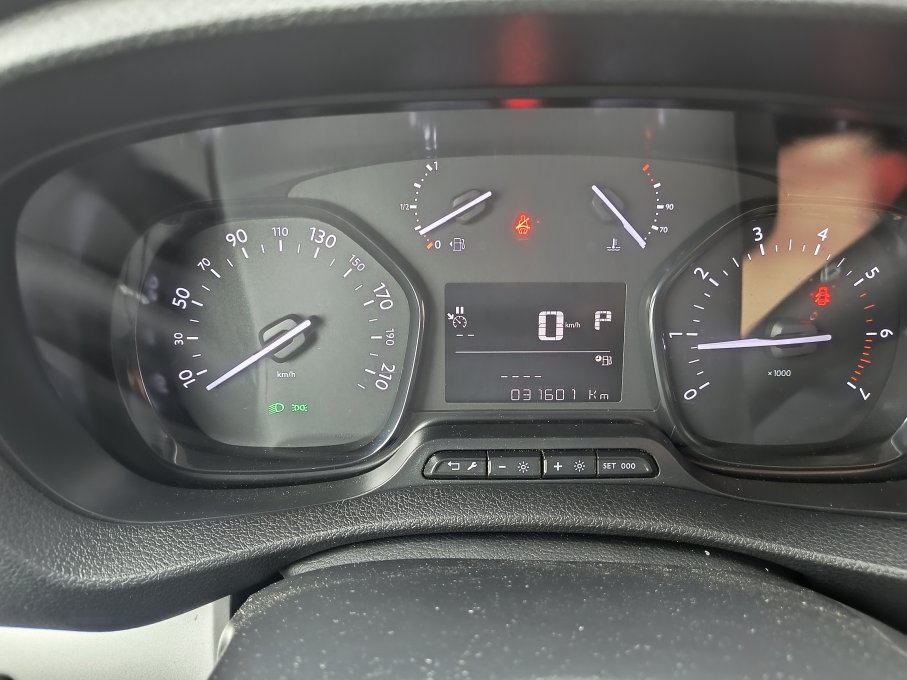 NOWA LOKALIZACJA Opel Vivaro 2.0 cdti 6 osobowy brygadówka Jak Nowy SalonPL Automat Vat23 21