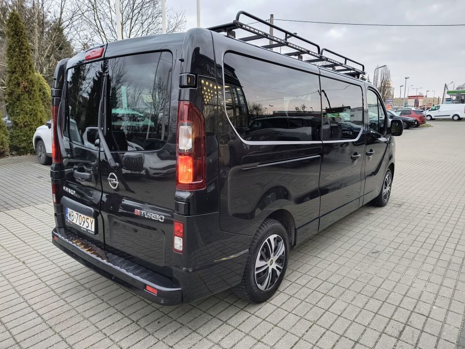 NOWA LOKALIZACJA Opel Vivaro 9 osobowy L2H1 Niski Przebieg Bardzo Doinwestowane Vat23% 6