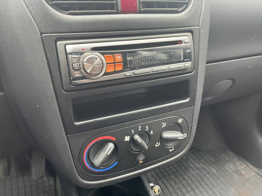 Opel Corsa C, 1.2 80KM, Niski potwierdzony przebieg!!! 9