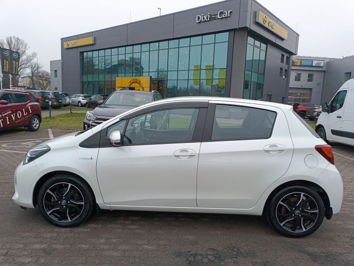 YARIS HYBRID  NAVI KLIMA AUTO KAMERA