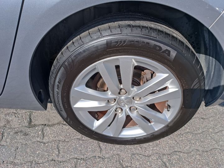 Peugeot 308 1.6 HDI Niski Przebieg Nawigacja Bezwypadkowy Serwis ASO Gwarancja VAT23% 9