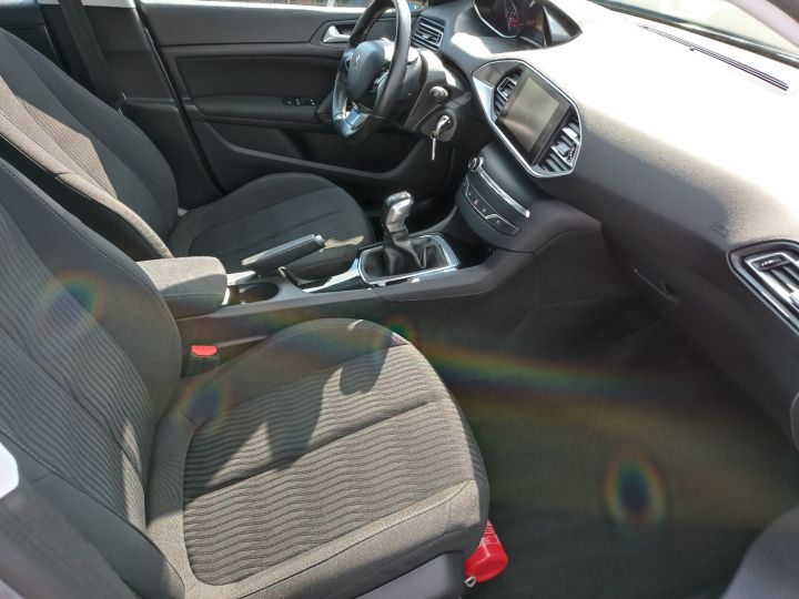 Peugeot 308 1.6 HDI Niski Przebieg Nawigacja Bezwypadkowy Serwis ASO Gwarancja VAT23% 10