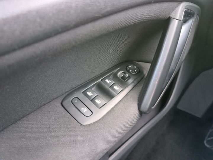 Peugeot 308 1.6 HDI Niski Przebieg Nawigacja Bezwypadkowy Serwis ASO Gwarancja VAT23% 20